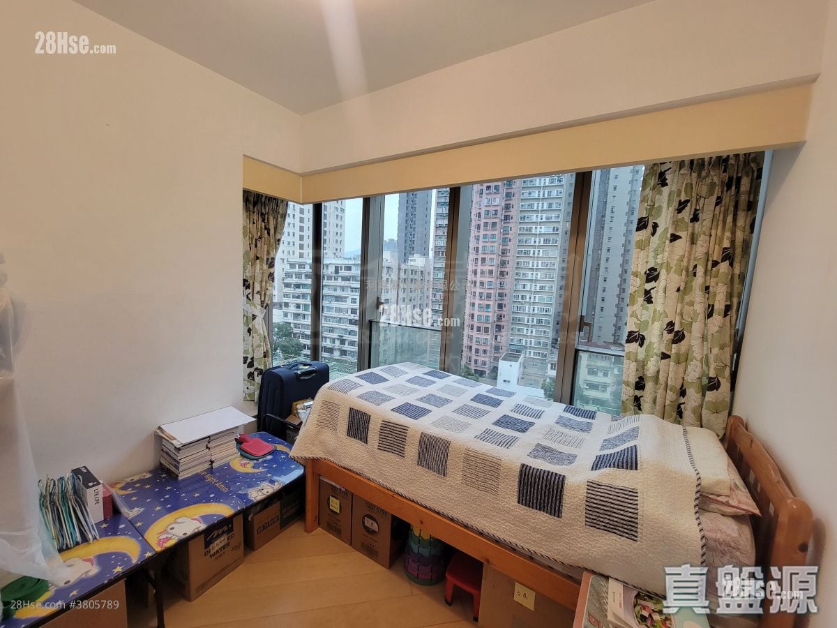Macpherson Place Sell 2 Bedrooms , 1 Bathroom 555 ft²