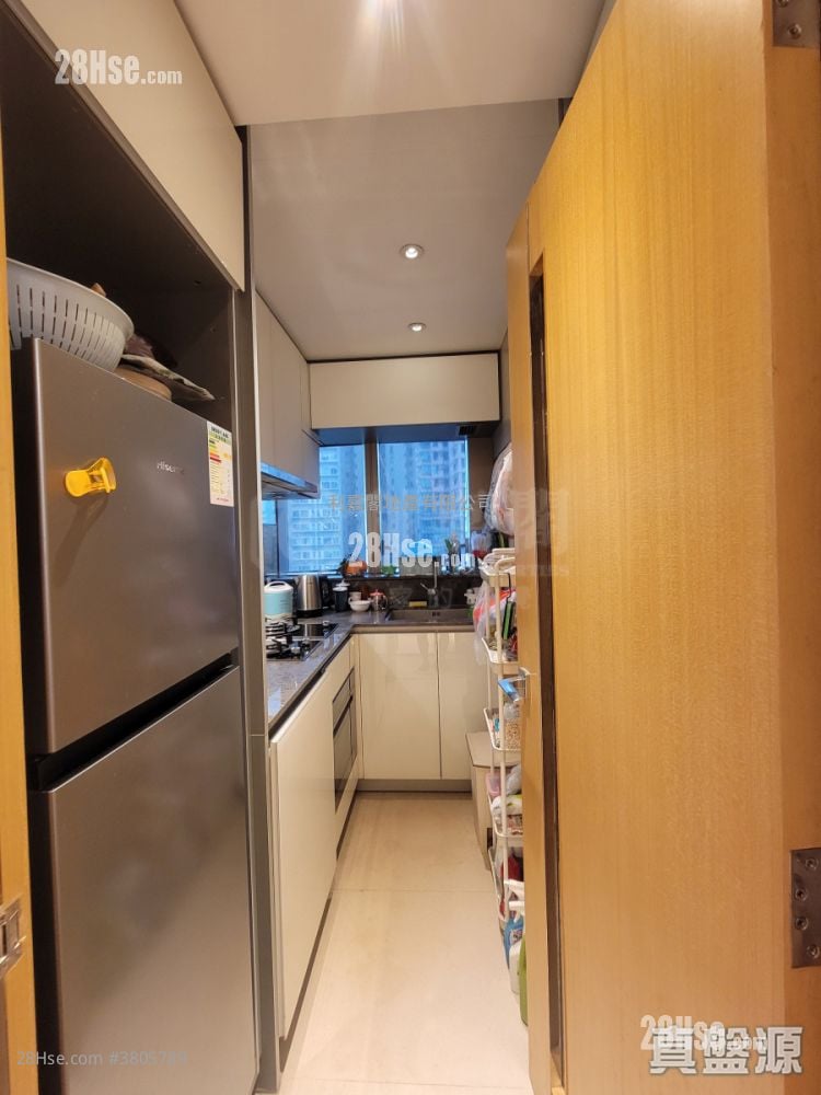 Macpherson Place Sell 2 Bedrooms , 1 Bathroom 555 ft²