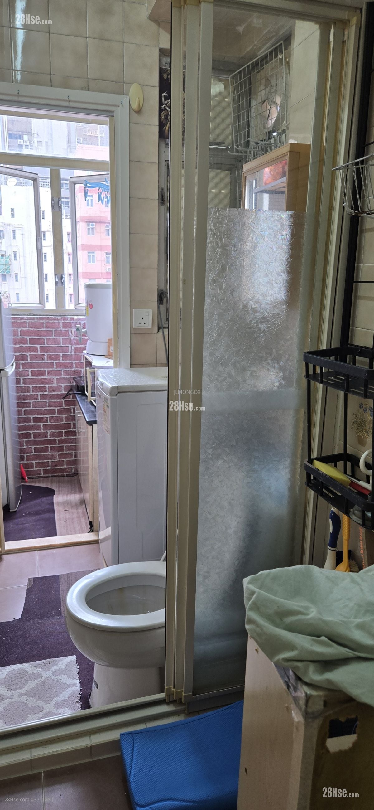 Eastman Court Rental 2 Bedrooms , 2 Bathrooms 309 ft²