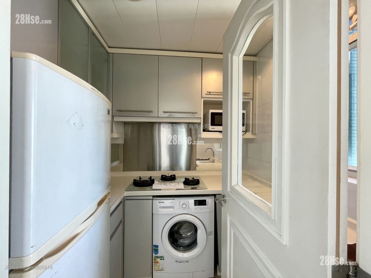 Metro Town Sell 2 Bedrooms , 1 Bathroom 487 ft²