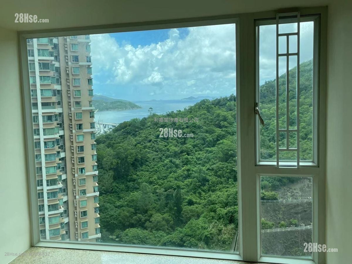 Metro Town Sell 4 Bedrooms , 3 Bathrooms 888 ft²