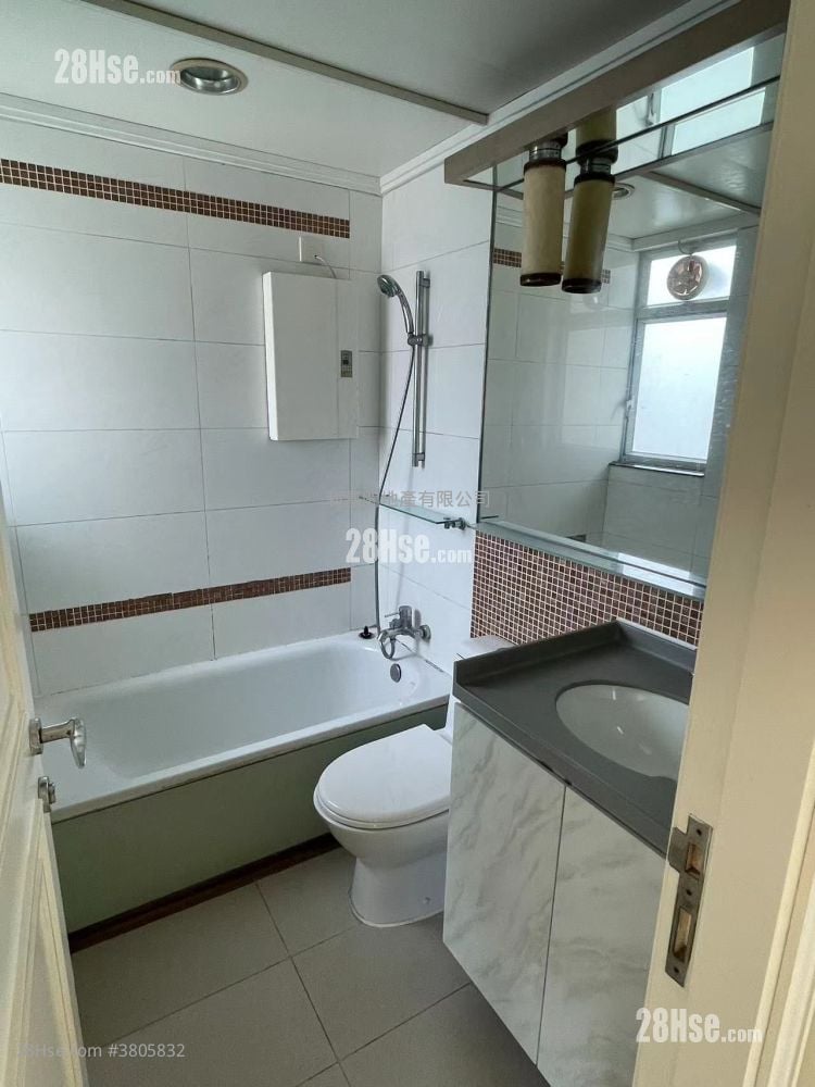 Metro Town Sell 4 Bedrooms , 3 Bathrooms 888 ft²