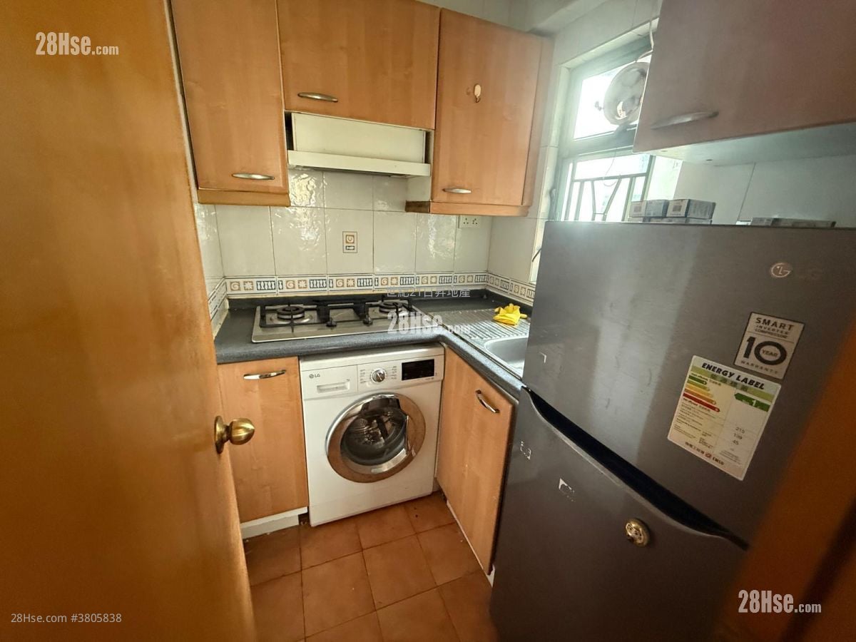 厨房: 盈富阁 售盘 3 房 , 1 浴室 437 平方尺