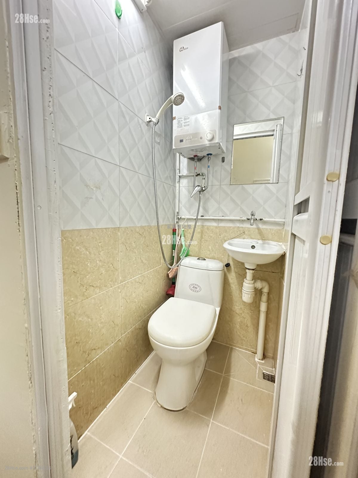 Chinese Mansion Rental Studio , 1 Bathroom 130 ft²