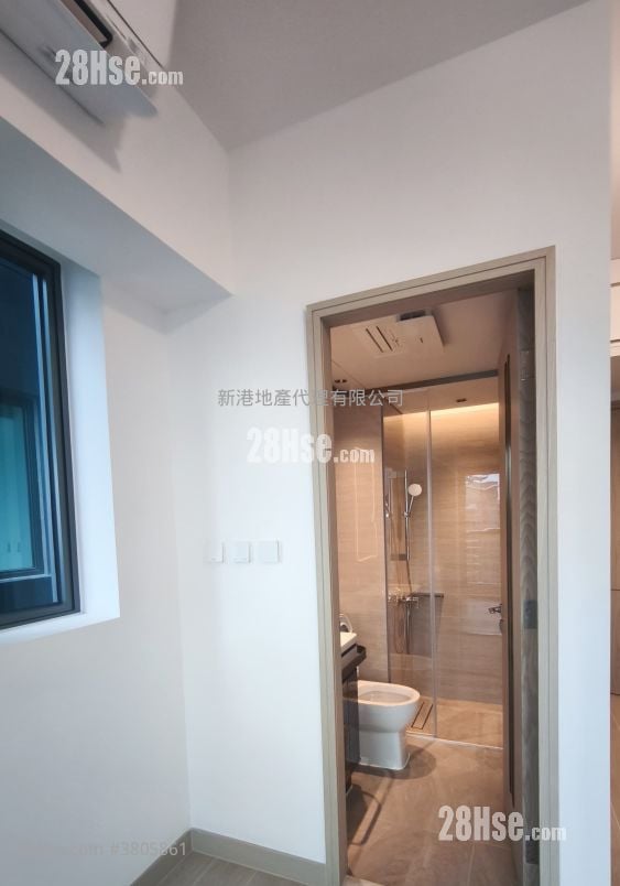 Gold Coast Bay Rental 220 ft²