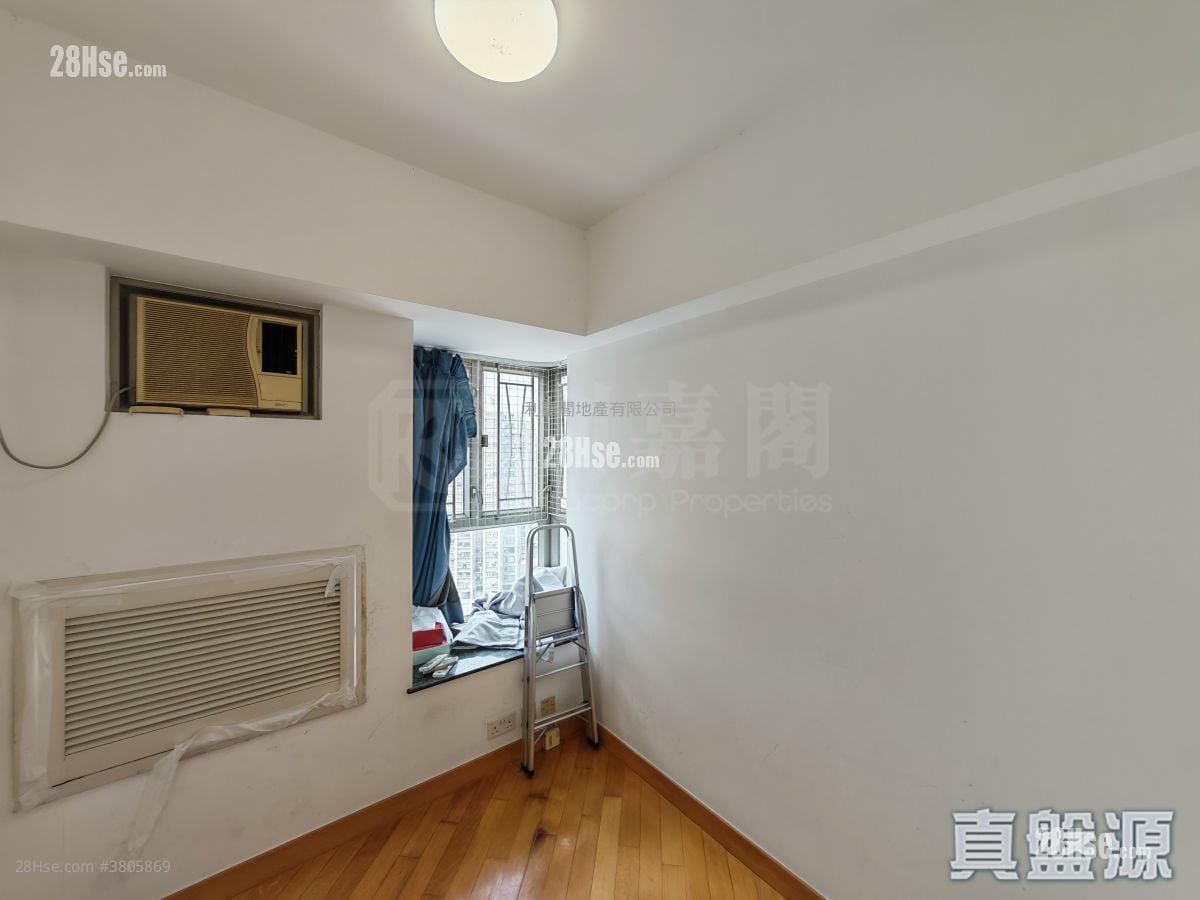 Yoho Town Sell 2 Bedrooms , 1 Bathroom 422 ft²