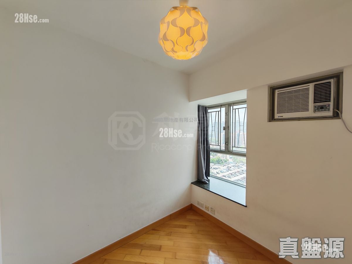 Yoho Town Sell 2 Bedrooms , 1 Bathroom 422 ft²