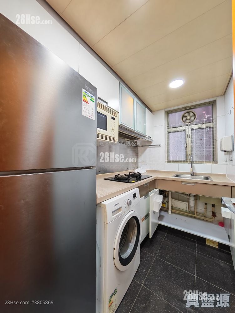 Yoho Town Sell 2 Bedrooms , 1 Bathroom 422 ft²