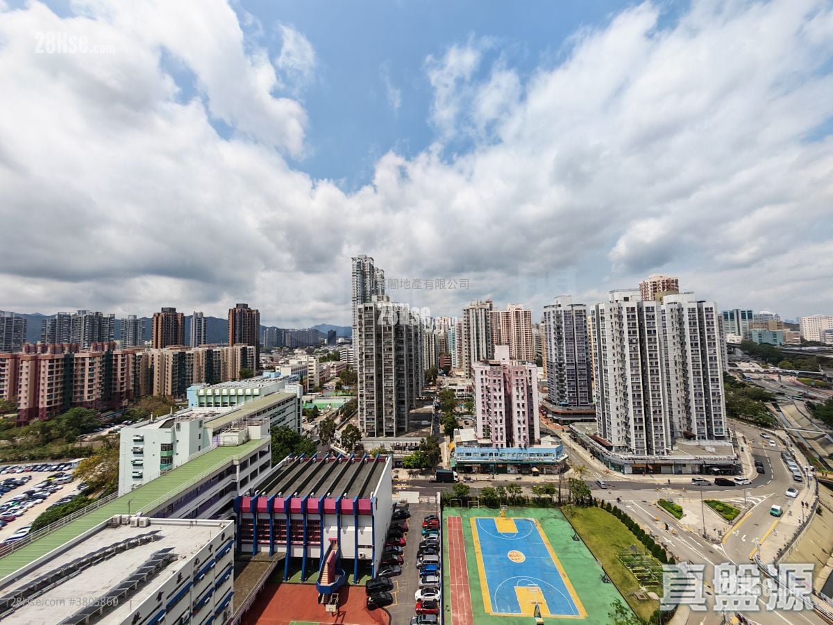 Yoho Town Sell 2 Bedrooms , 1 Bathroom 422 ft²