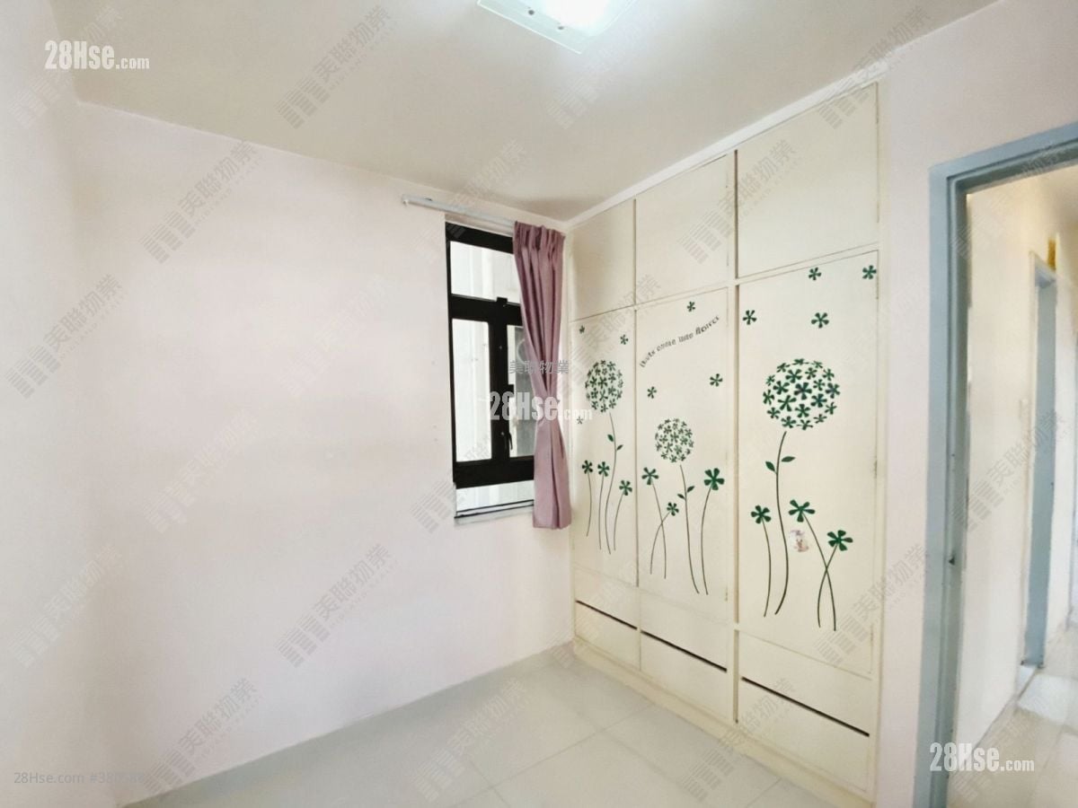 Luk Yeung Sun Chuen Sell 2 Bedrooms 451 ft²