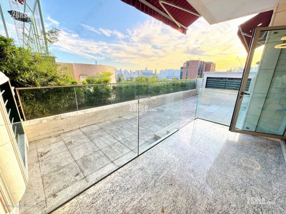 One Mayfair Sell 4 Bedrooms , 4 Bathrooms 1,650 ft²