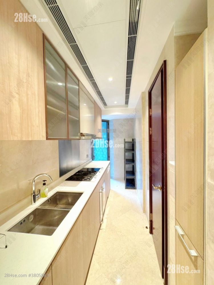 One Mayfair Sell 4 Bedrooms , 4 Bathrooms 1,650 ft²