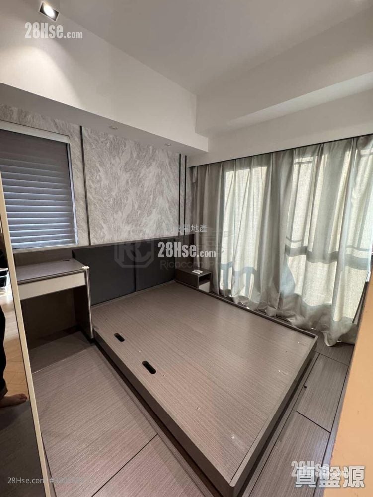 Mount Regency Rental 3 Bedrooms , 1 Bathroom 531 ft²