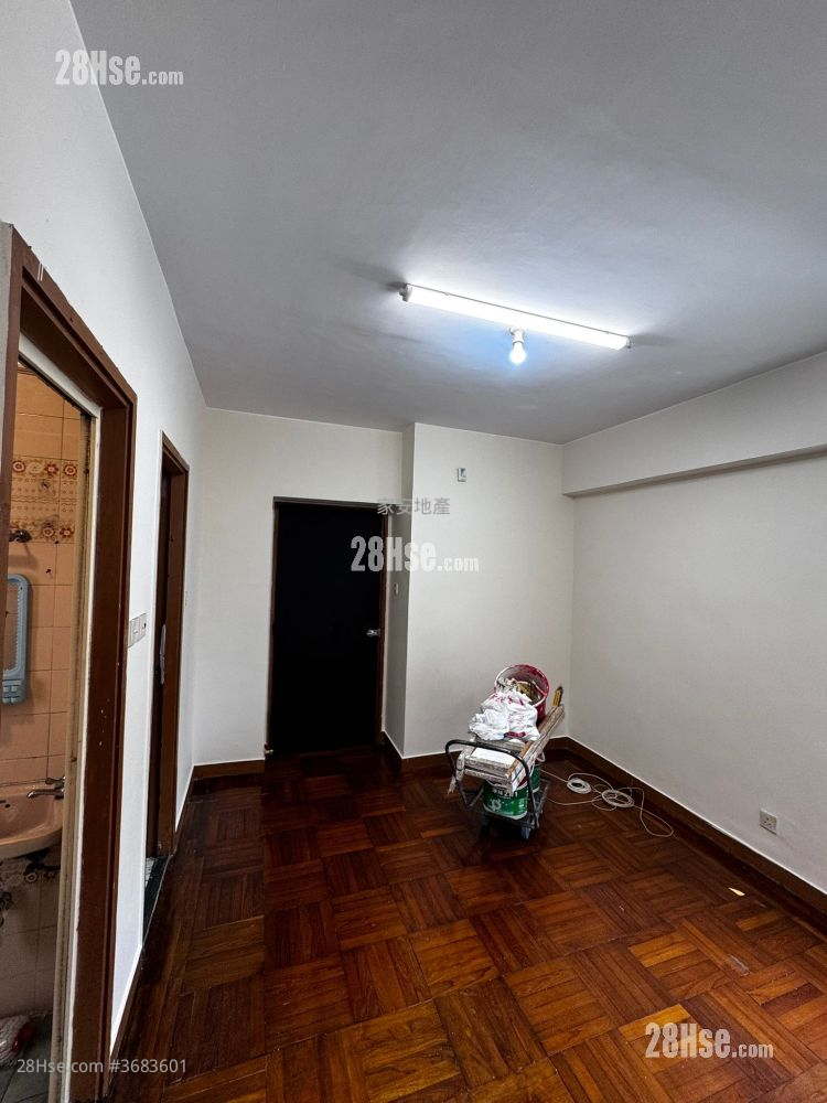 Hing Fat House Sell 2 Bedrooms , 1 Bathroom 339 ft²