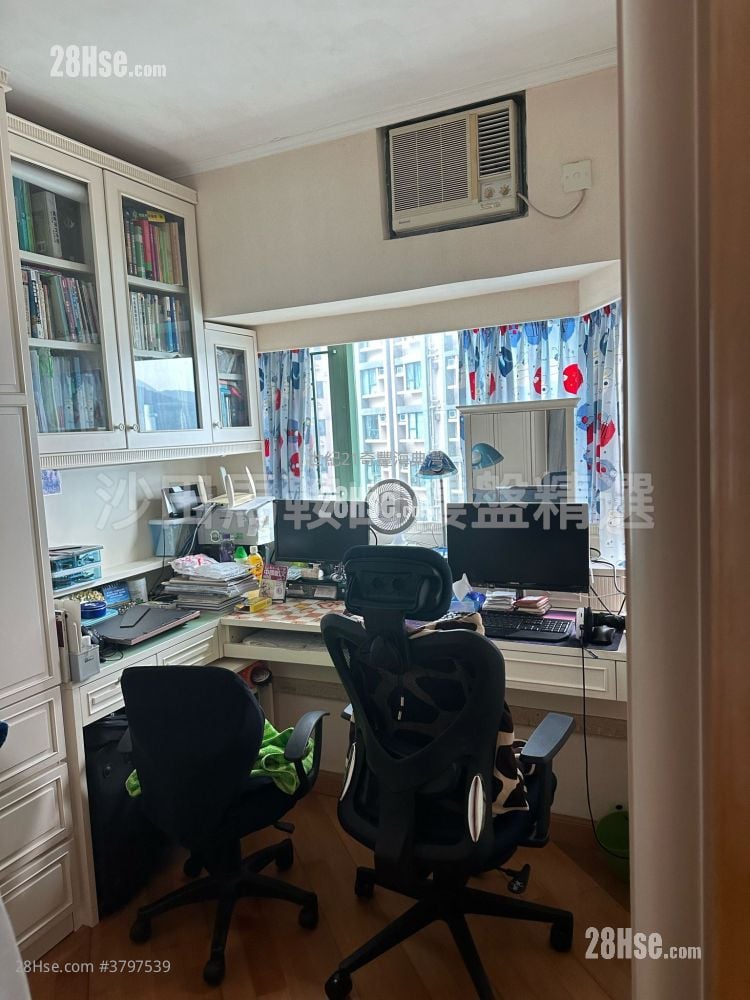 Vista Paradiso Sell 3 Bedrooms , 2 Bathrooms 883 ft²