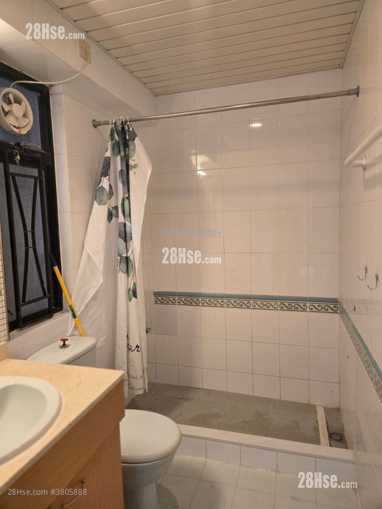 Kornhill Rental 3 Bedrooms , 2 Bathrooms 668 ft²