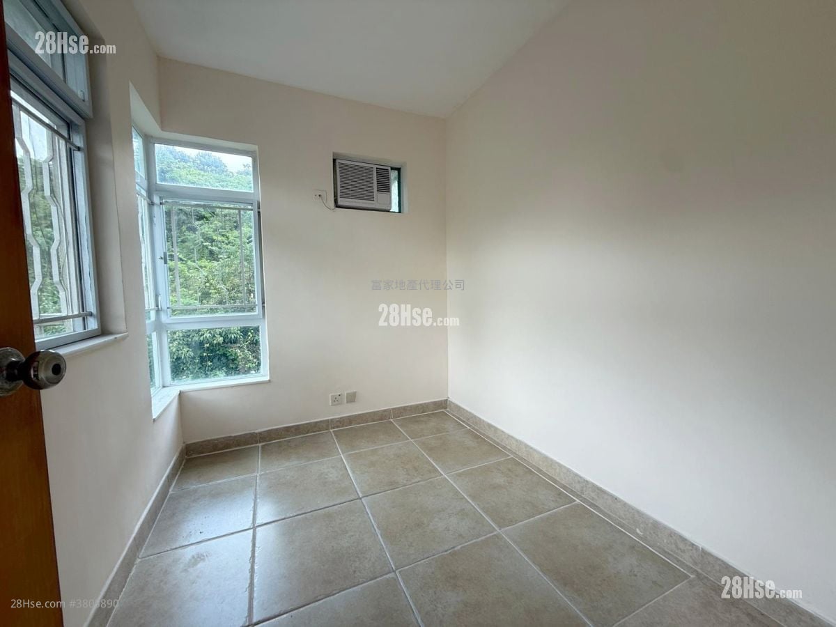 村屋 租盘 3 房 , 2 浴室 700 平方尺