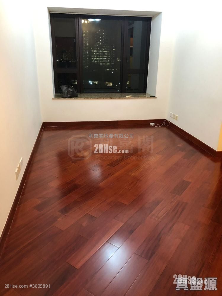 The Arch Sell 1 Bedroom , 1 Bathroom 395 ft²