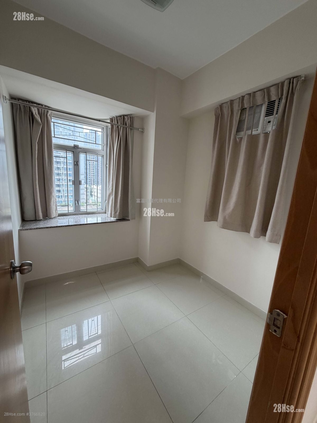 Fortune Centre Sell 2 Bedrooms , 1 Bathroom 341 ft²