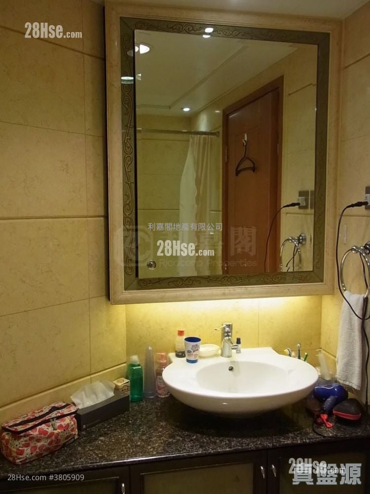 The Arch Sell 1 Bedroom , 1 Bathroom 398 ft²