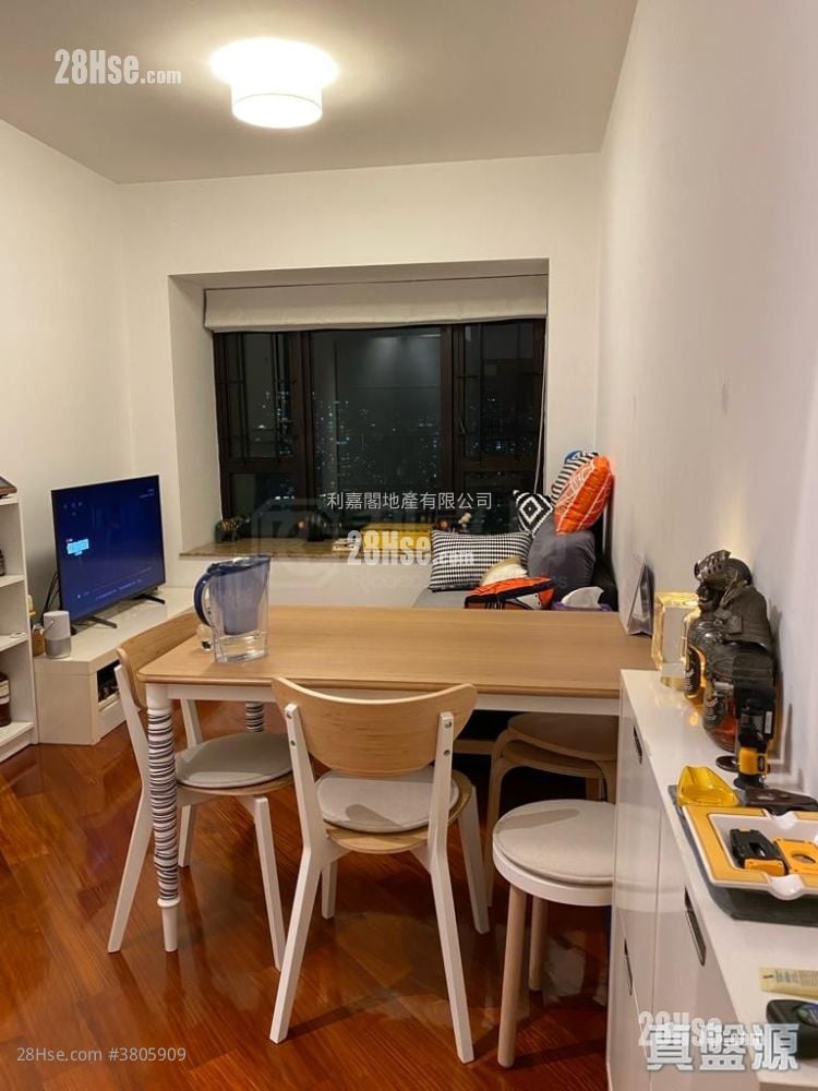 The Arch Sell 1 Bedroom , 1 Bathroom 398 ft²