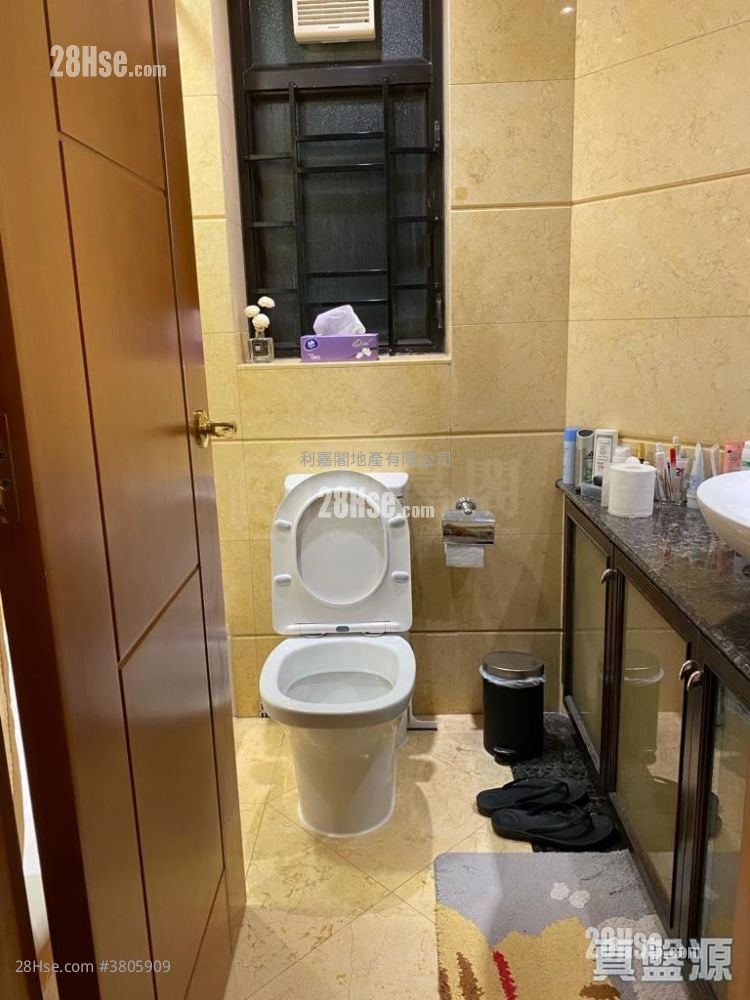 The Arch Sell 1 Bedroom , 1 Bathroom 398 ft²