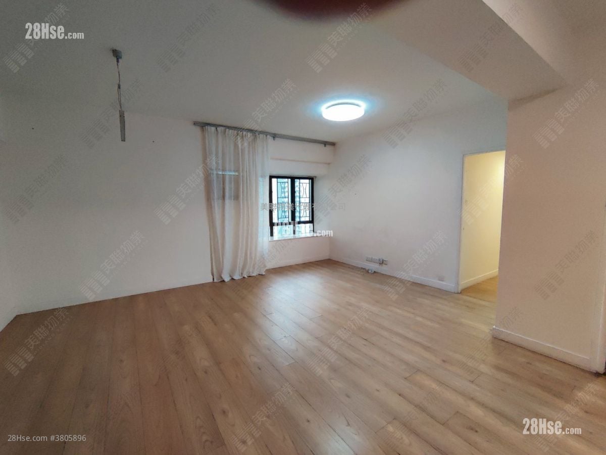 华景山庄 售盘 3 房 , 2 浴室 1,057 平方尺