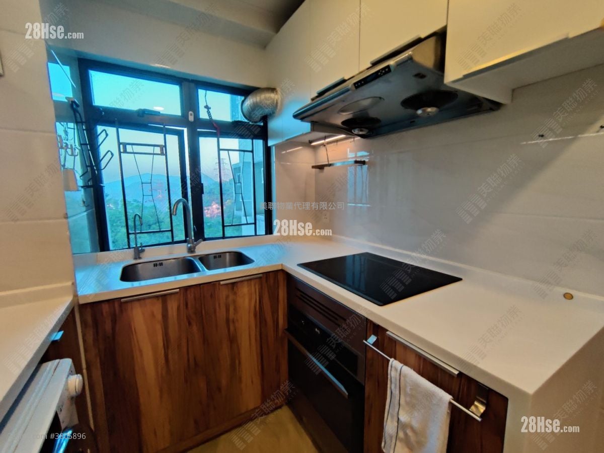 华景山庄 售盘 3 房 , 2 浴室 1,057 平方尺