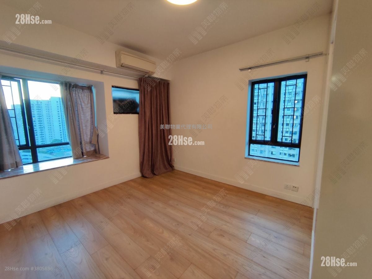 华景山庄 售盘 3 房 , 2 浴室 1,057 平方尺