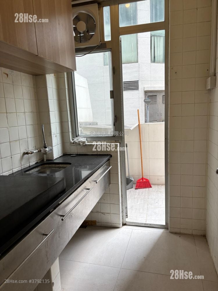 170 Wellington Street Rental 1 Bedroom , 1 Bathroom 280 ft²