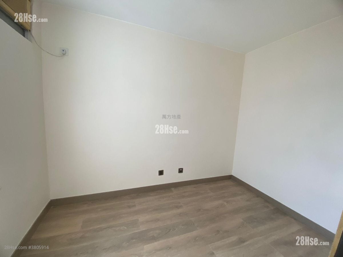 Yu Chui Court Sell 2 Bedrooms , 1 Bathroom 517 ft²