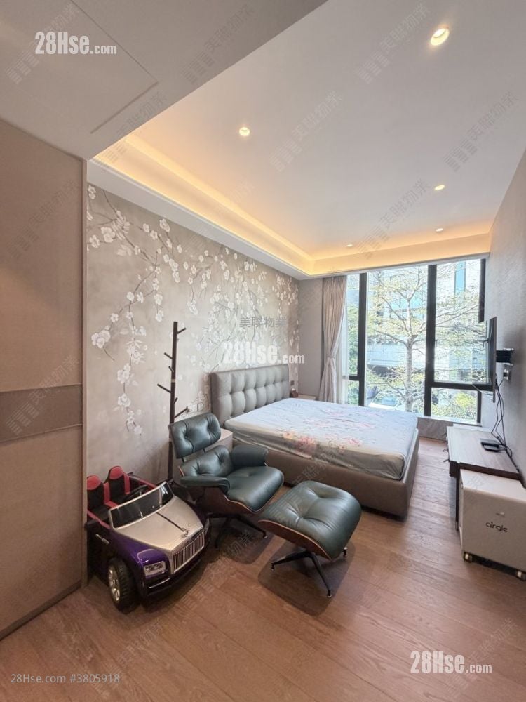 Mont Rouge Sell 4 Bedrooms , 5+ Bathrooms 2,913 ft²