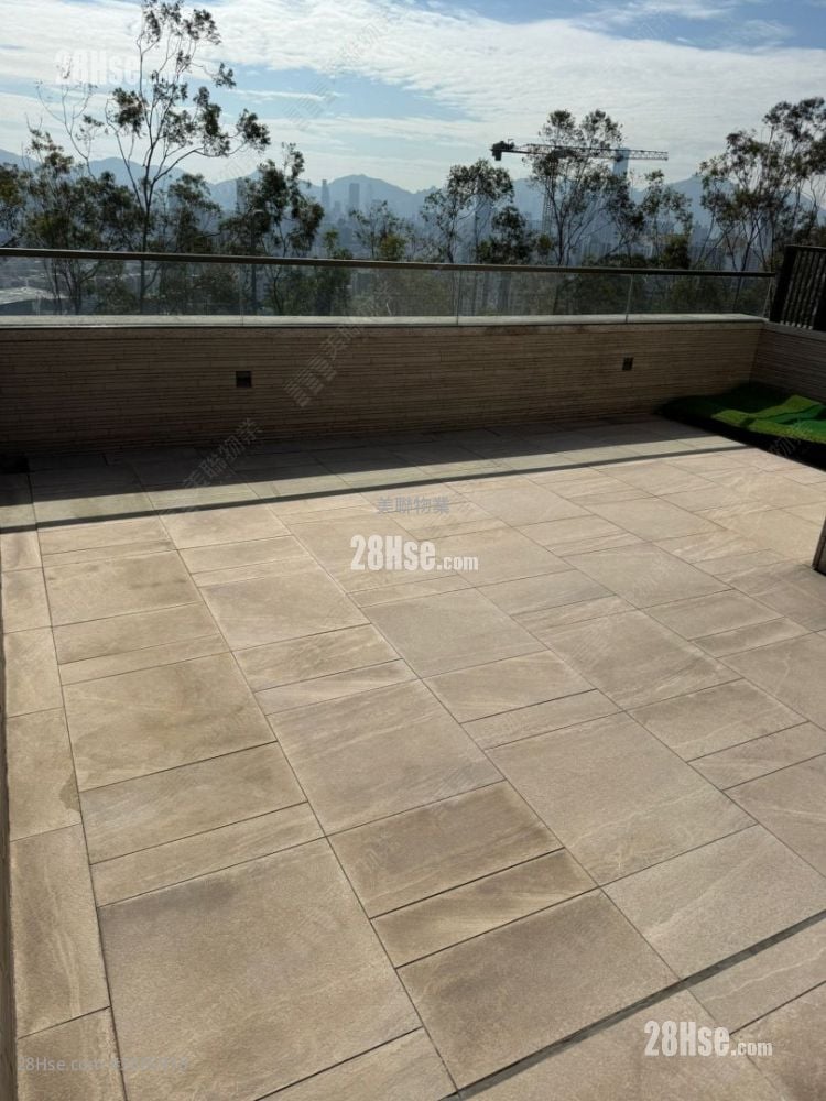 Mont Rouge Sell 4 Bedrooms , 5+ Bathrooms 2,913 ft²