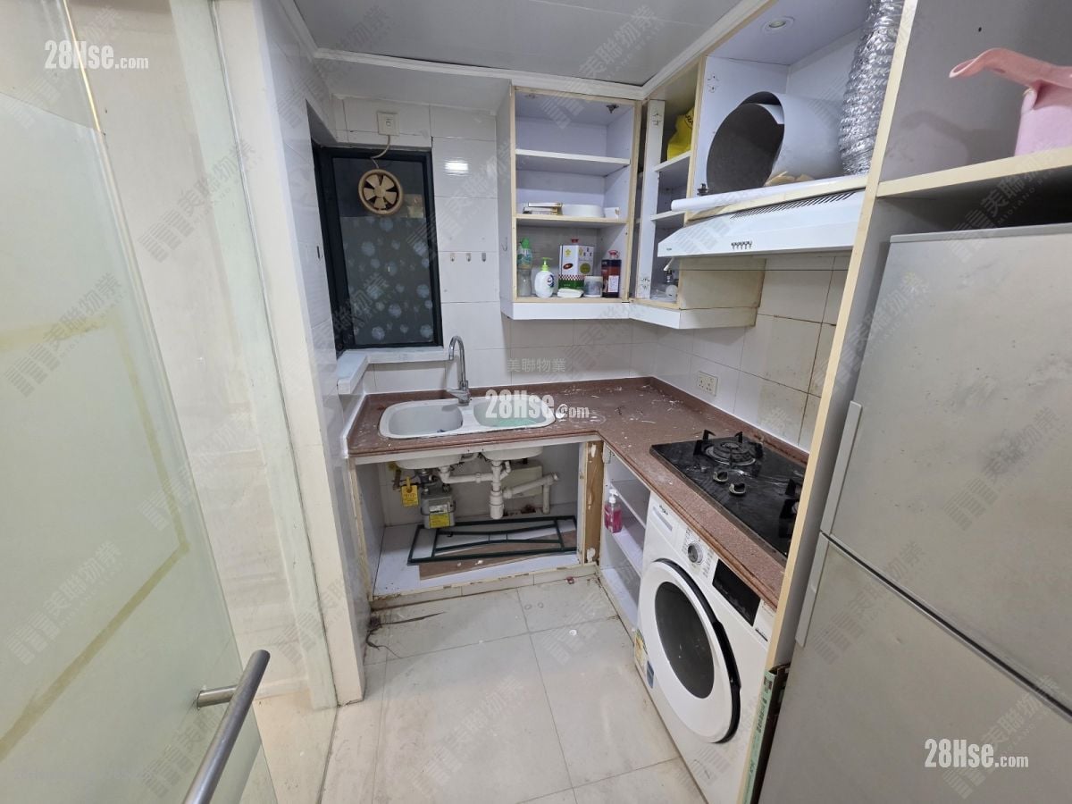 The Metro City Rental 3 Bedrooms , 2 Bathrooms 545 ft²