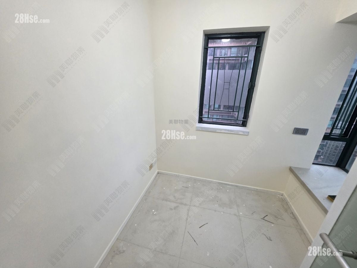 The Metro City Rental 3 Bedrooms , 2 Bathrooms 545 ft²