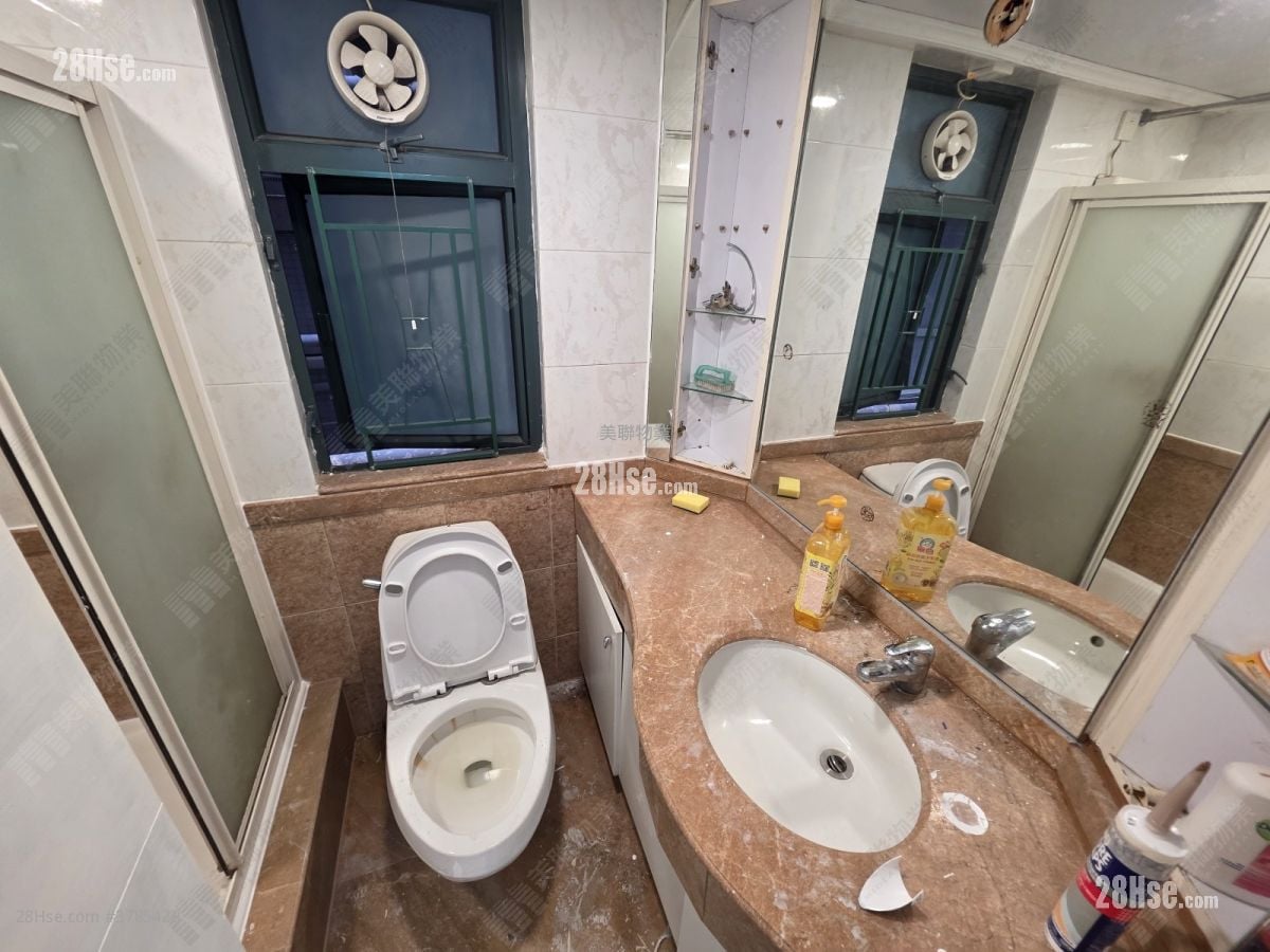 The Metro City Rental 3 Bedrooms , 2 Bathrooms 545 ft²