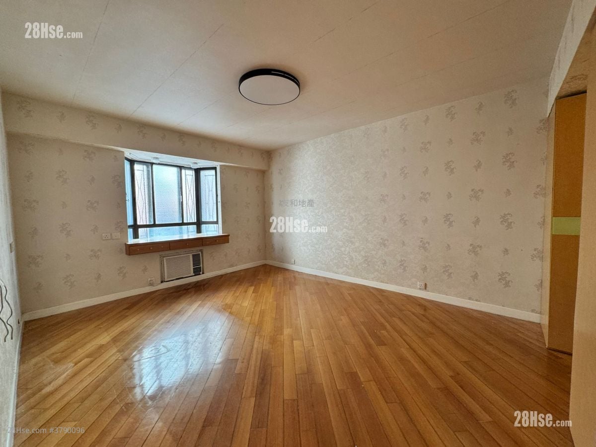 碧华花园 售盘 1,211 平方尺