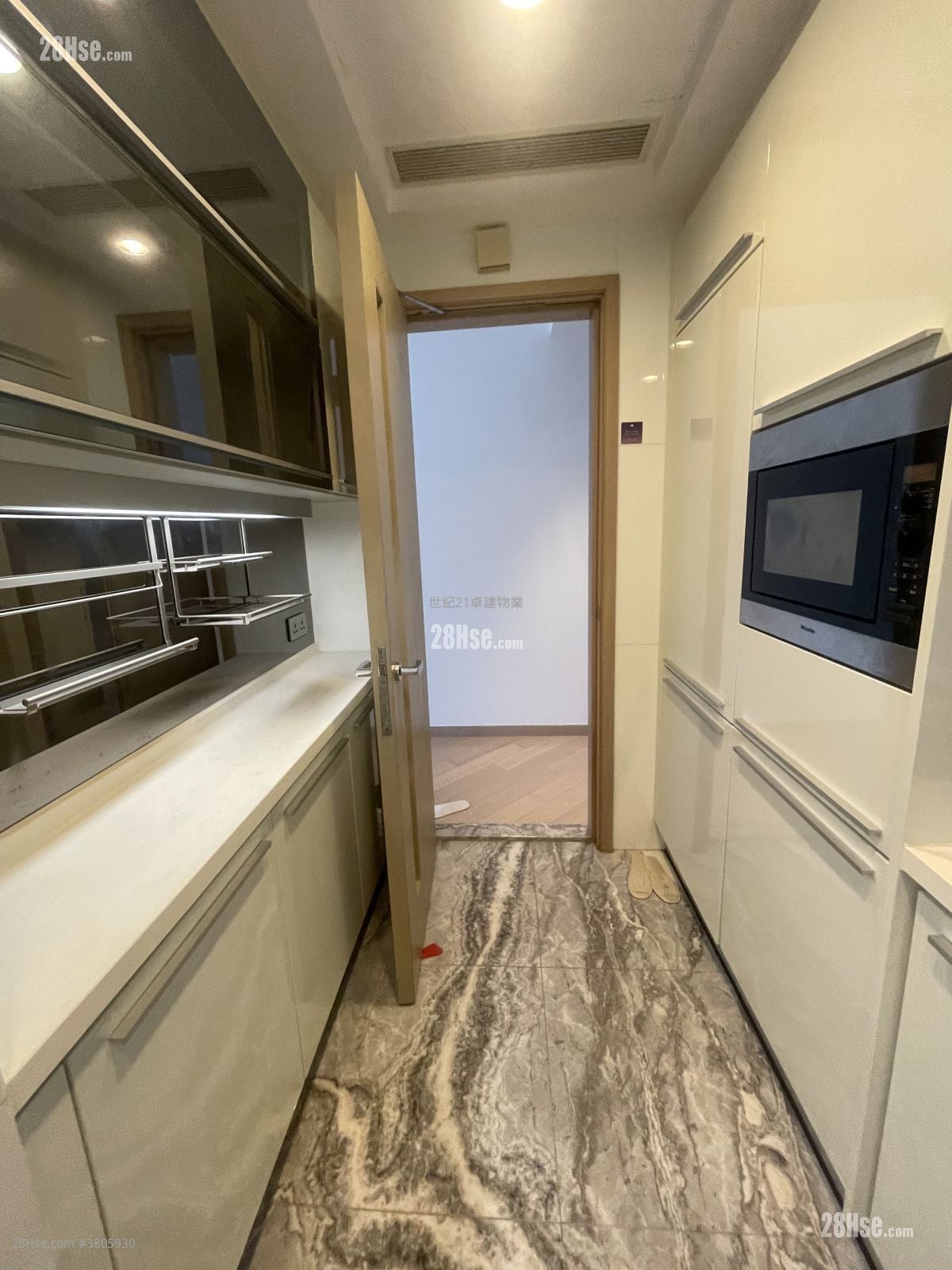 天璽 租盤 2 房 , 2 浴室 640 平方呎