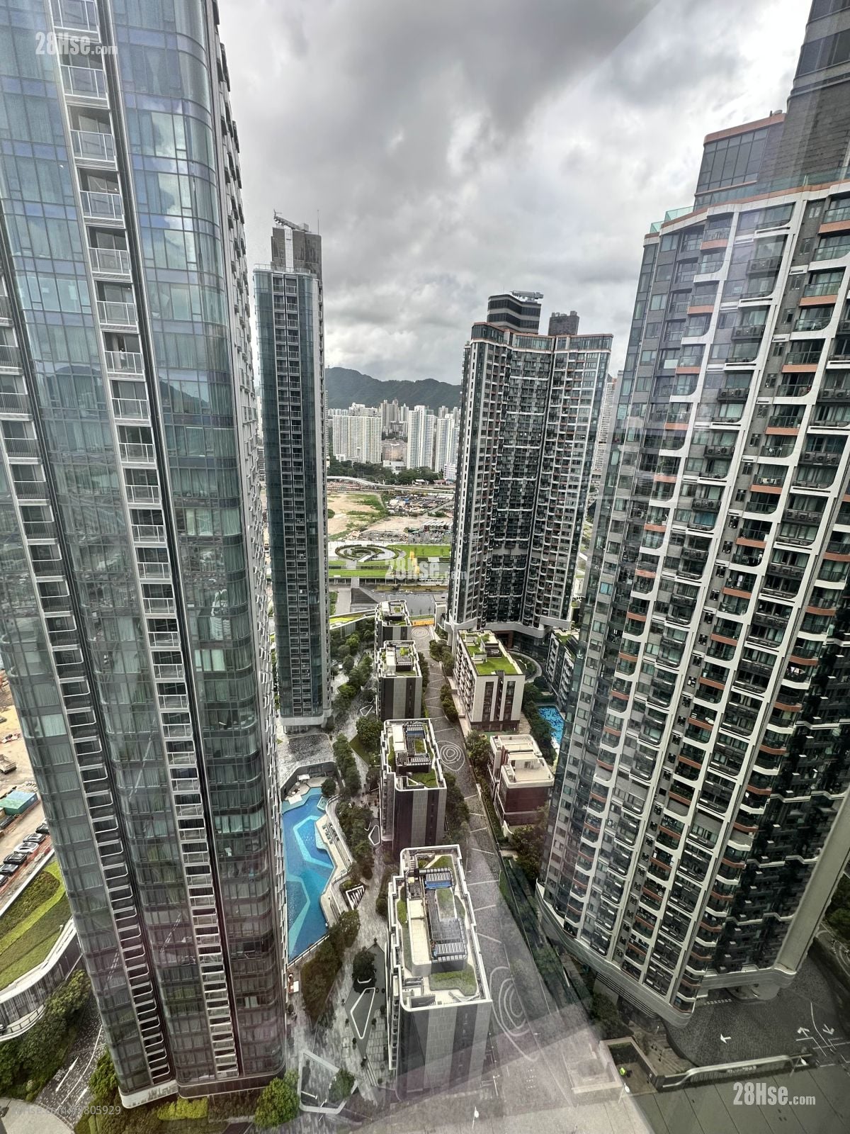 Henley Park Sell 2 Bedrooms 604 ft²