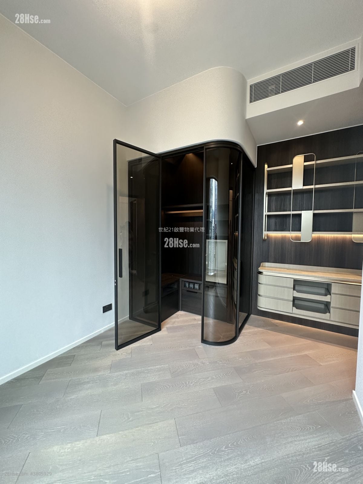 Henley Park Sell 2 Bedrooms 604 ft²