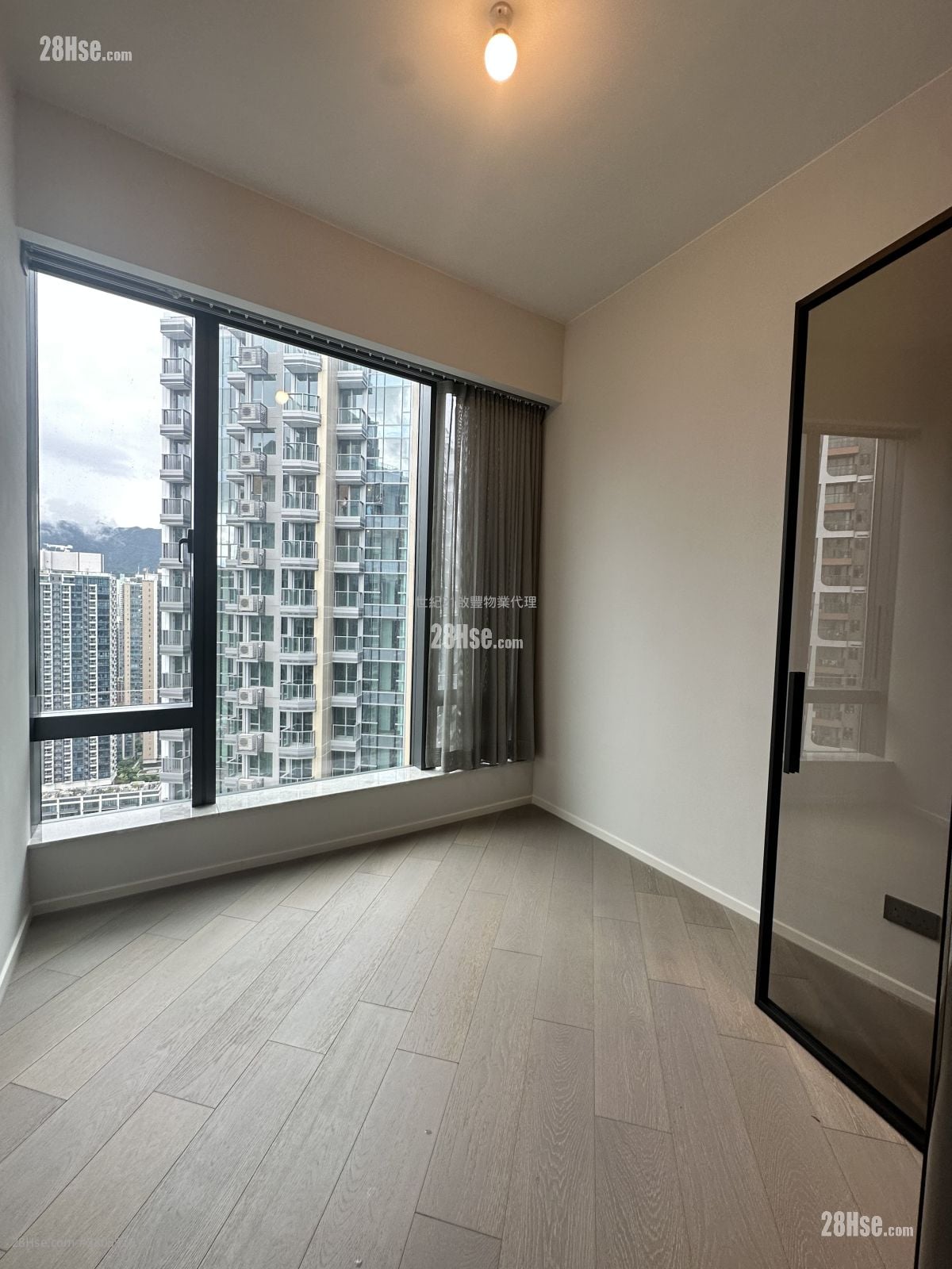 Henley Park Sell 2 Bedrooms 604 ft²