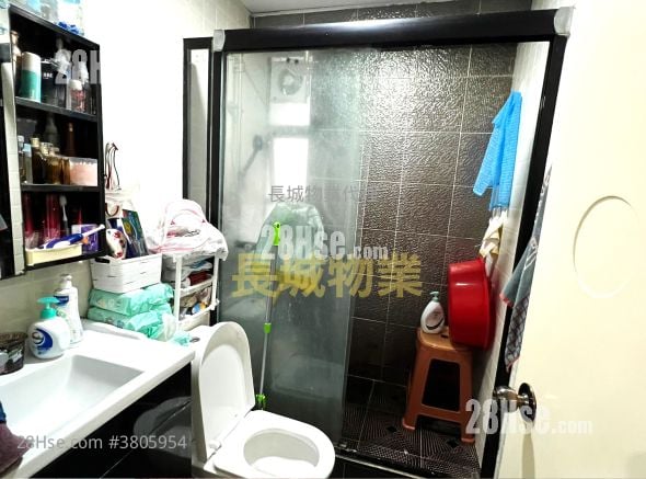 Sun Hing Garden Sell 2 Bedrooms , 1 Bathroom 426 ft²