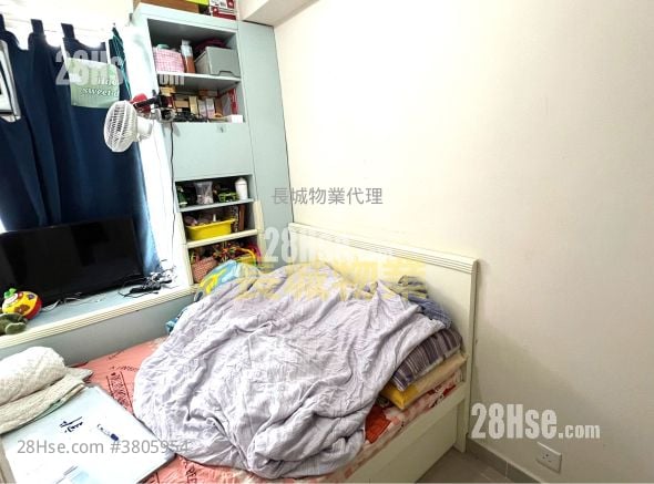 Sun Hing Garden Sell 2 Bedrooms , 1 Bathroom 426 ft²