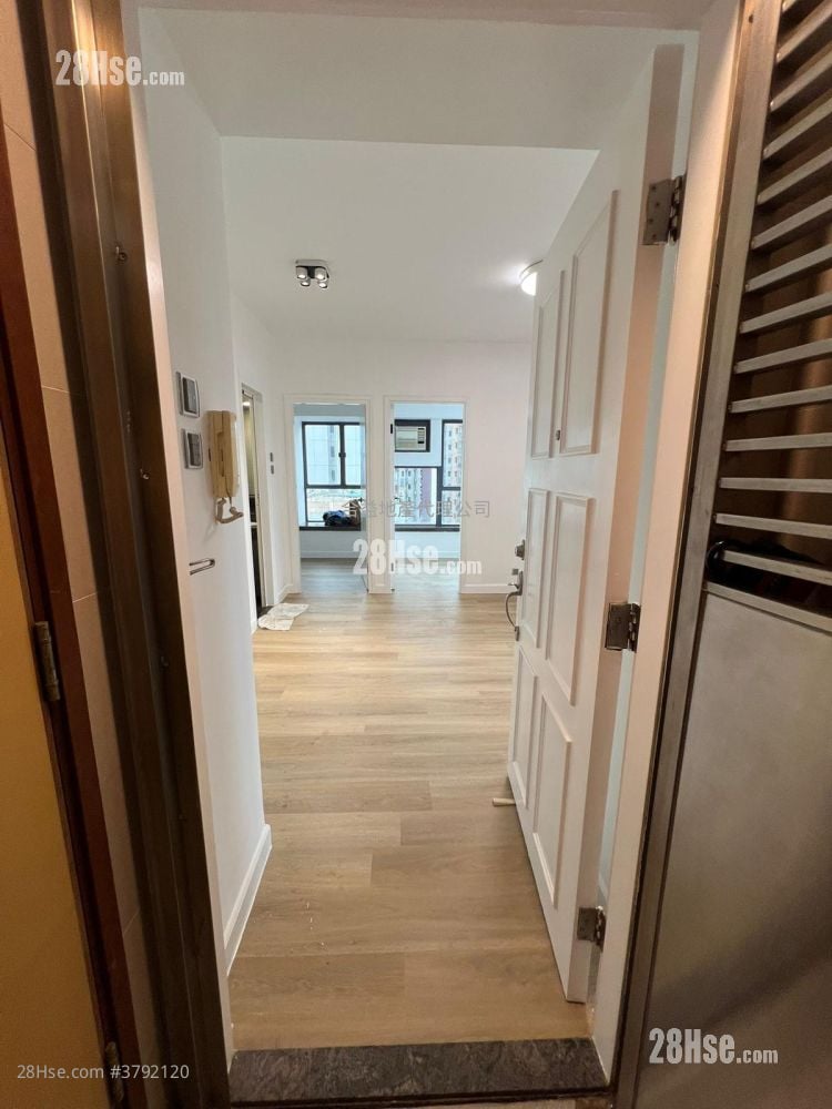 Florence Plaza Sell 2 Bedrooms , 1 Bathroom 339 ft²