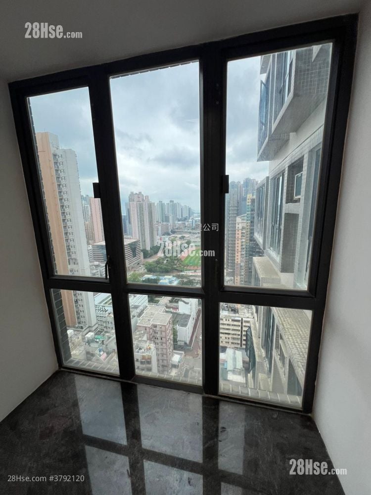 Florence Plaza Sell 2 Bedrooms , 1 Bathroom 339 ft²