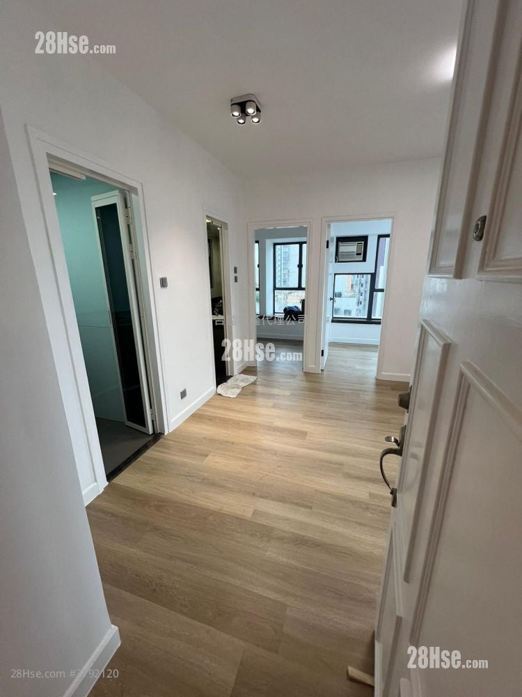 Florence Plaza Sell 2 Bedrooms , 1 Bathroom 339 ft²