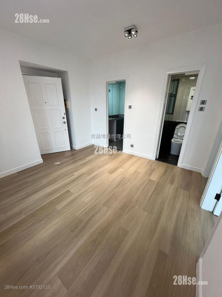 Florence Plaza Sell 2 Bedrooms , 1 Bathroom 339 ft²