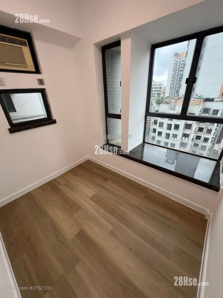 Florence Plaza Sell 2 Bedrooms , 1 Bathroom 339 ft²