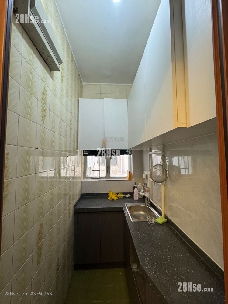 堡壘街24-26號 租盤 2 房 , 1 浴室 351 平方呎