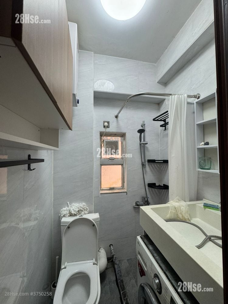 堡壘街24-26號 租盤 2 房 , 1 浴室 351 平方呎